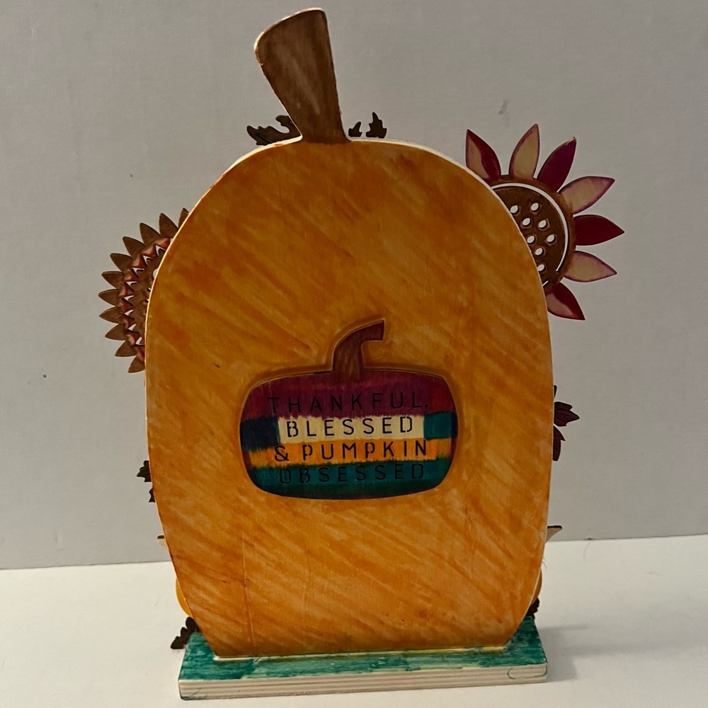 Hand Designed Fall Decoré - Picture 3 of 4